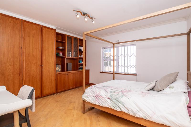 To Let 4 Bedroom Property for Rent in Constantia Western Cape